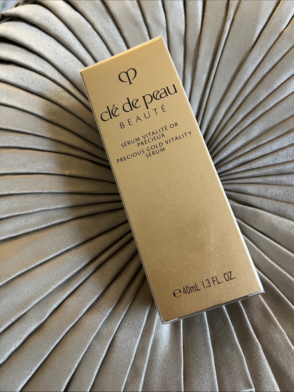 cle de peau Beauté Precious Gold Vitality Serum — Gold